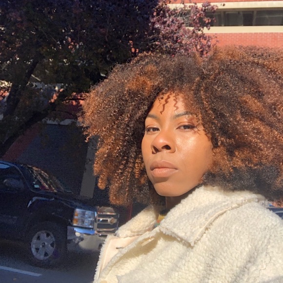 Meet your Posher, Alex - Picture 3 of 4